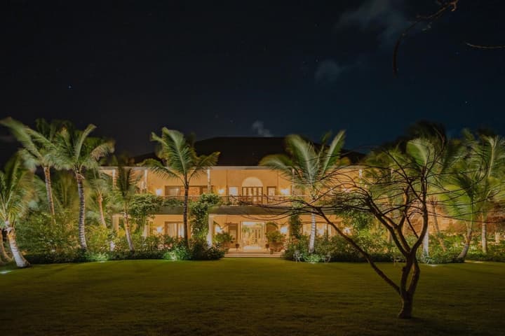 One-of-a-kind Villa With Open Spaces and Amazing Views in Luxury Beach Resort