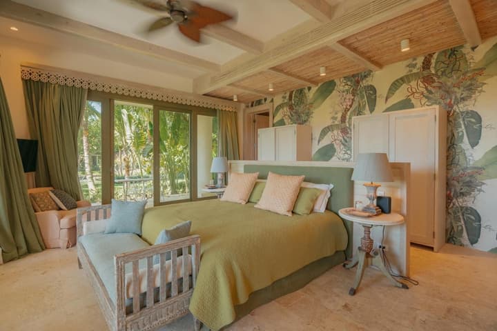 One-of-a-kind Villa With Open Spaces and Amazing Views in Luxury Beach Resort