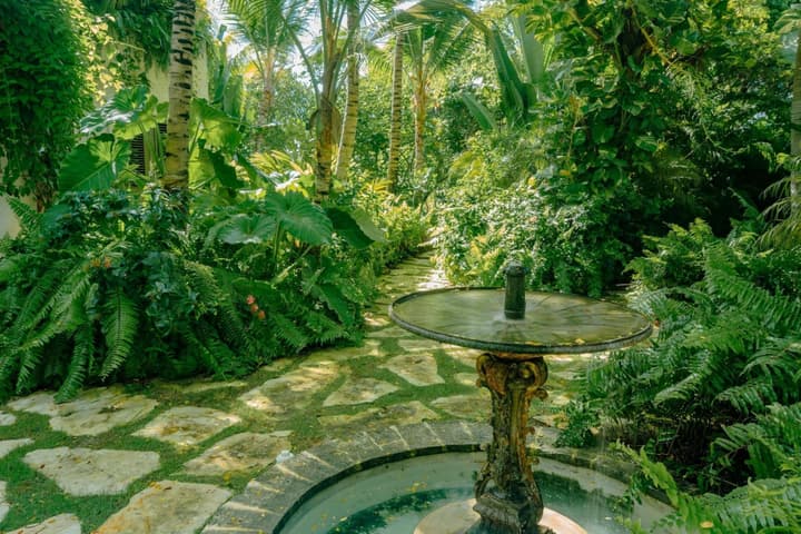 One-of-a-kind Villa With Open Spaces and Amazing Views in Luxury Beach Resort