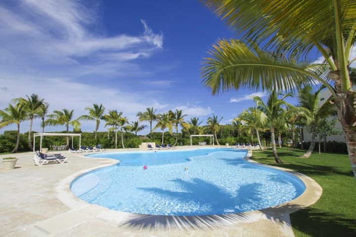 Fully Equipped Apartment Overlooking Golf Course at Luxury Beach Resort
