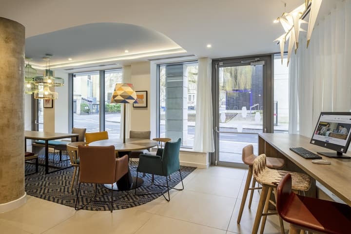 Hampton by Hilton Bath City