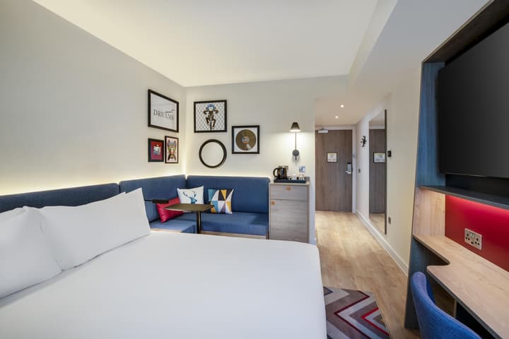 Hampton by Hilton Bath City