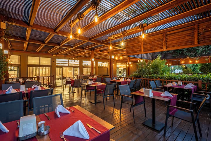 Arnor De Luxe Hotel