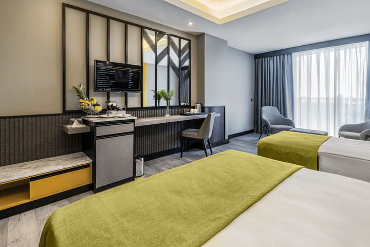 Arnor De Luxe Hotel