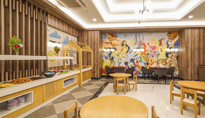 Arnor De Luxe Hotel