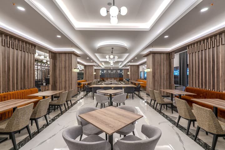 Arnor De Luxe Hotel