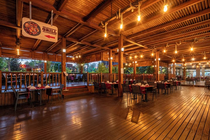 Arnor De Luxe Hotel