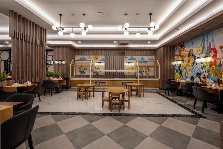 Arnor De Luxe Hotel