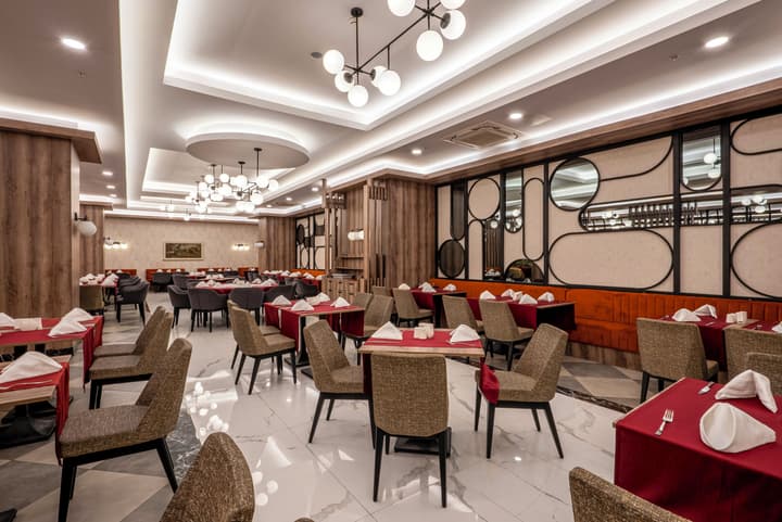 Arnor De Luxe Hotel