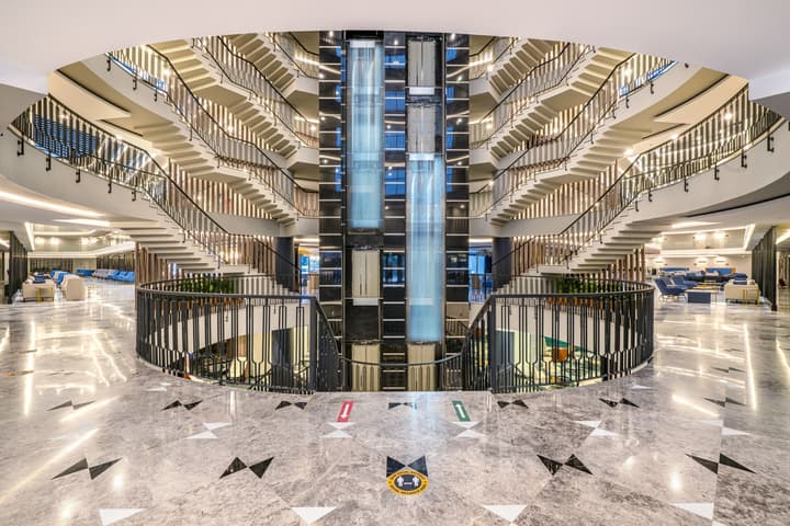 Arnor De Luxe Hotel