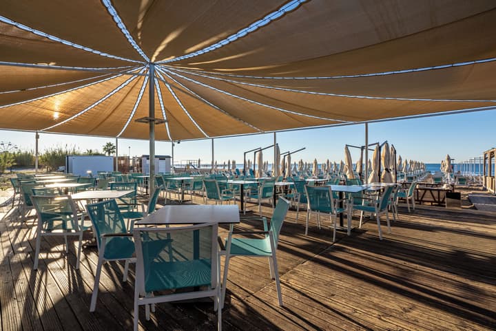 Arnor De Luxe Hotel