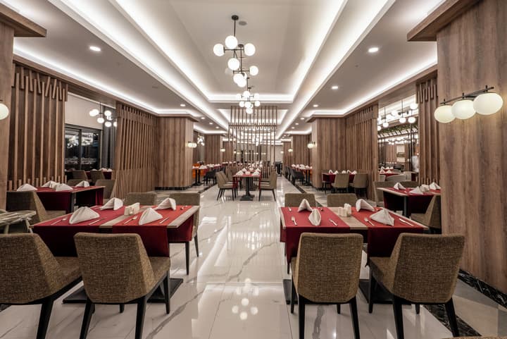 Arnor De Luxe Hotel