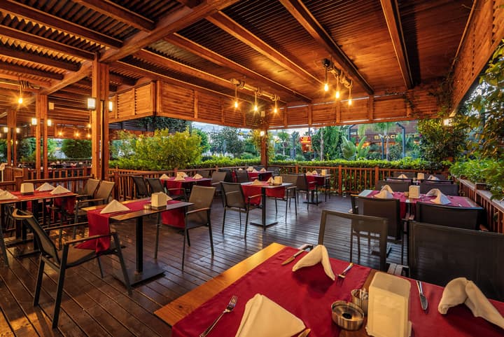 Arnor De Luxe Hotel