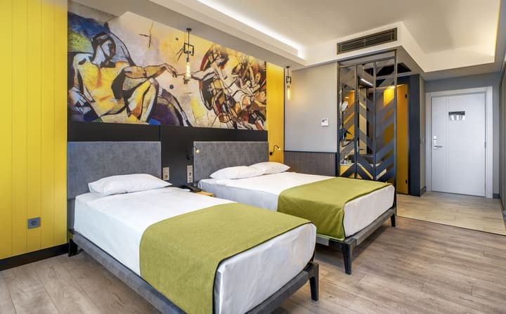 Arnor De Luxe Hotel