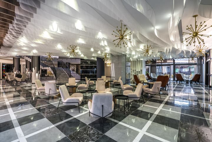 Arnor De Luxe Hotel