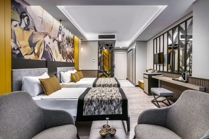 Arnor De Luxe Hotel