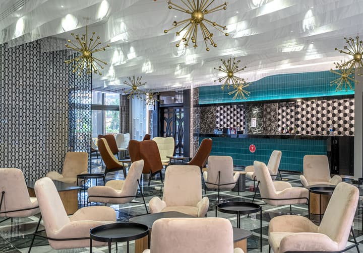 Arnor De Luxe Hotel