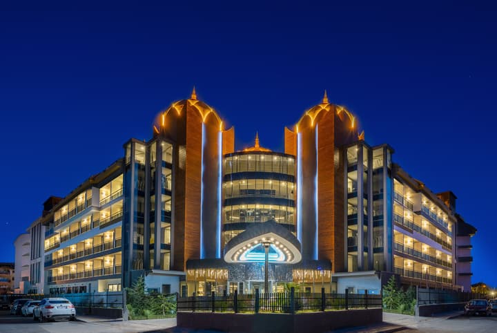 Arnor De Luxe Hotel