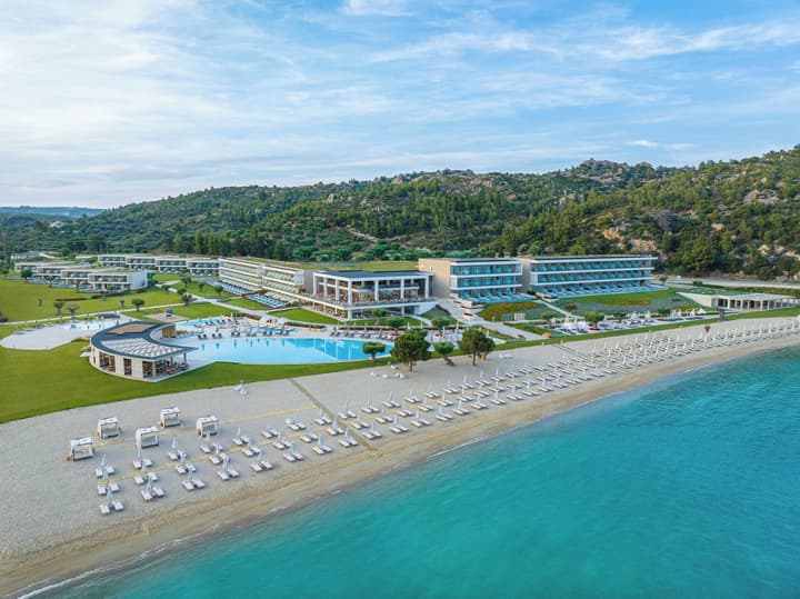 Ammoa Luxury Hotel & Spa Resort