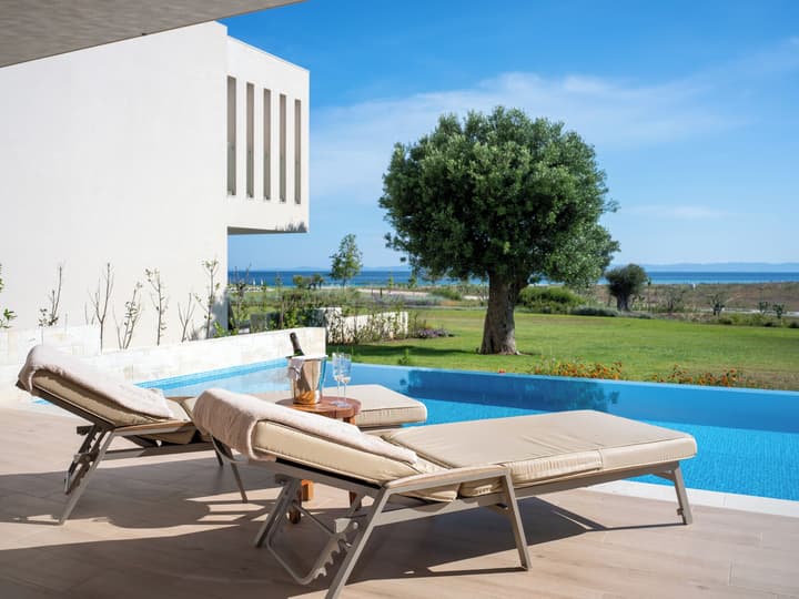 Ammoa Luxury Hotel & Spa Resort