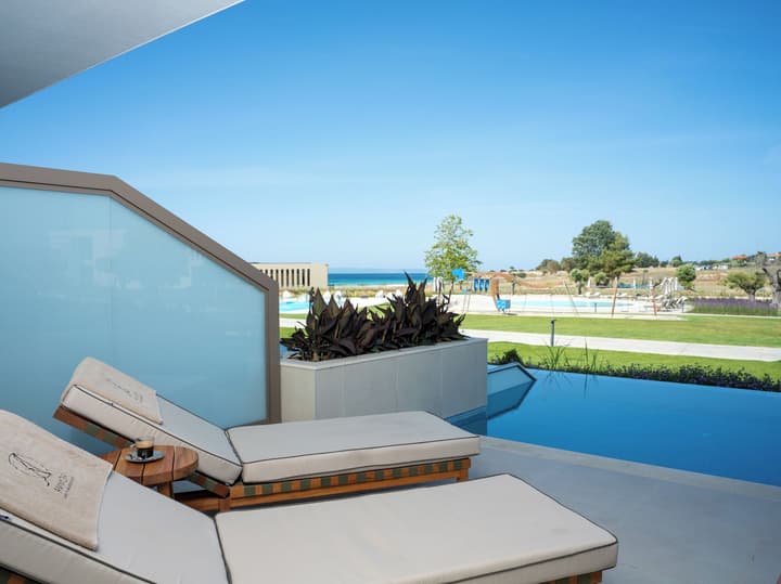 Ammoa Luxury Hotel & Spa Resort
