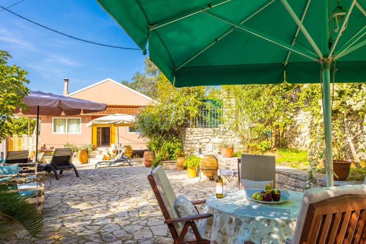 Dimitris Cottage in Apergatika