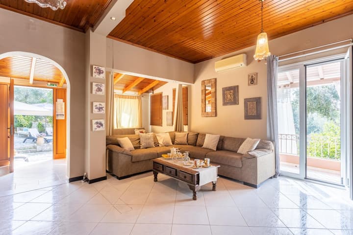 Dimitris Cottage in Apergatika