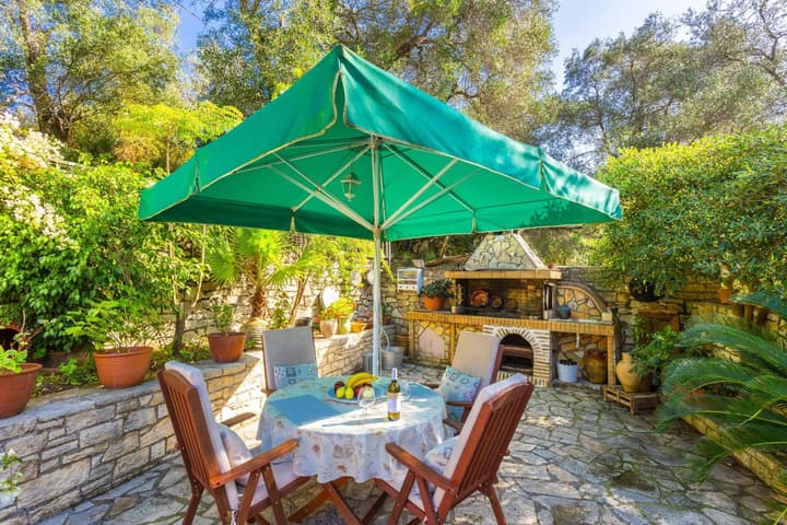 Dimitris Cottage in Apergatika