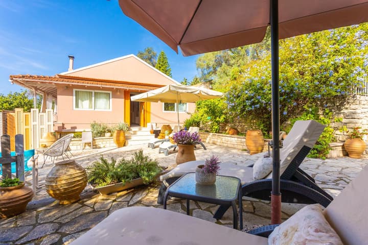 Dimitris Cottage in Apergatika