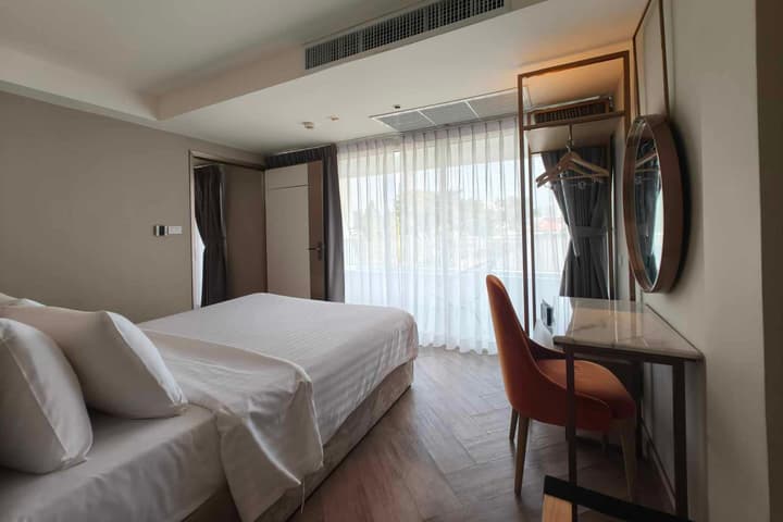 Away Bangkok Riverside Kene