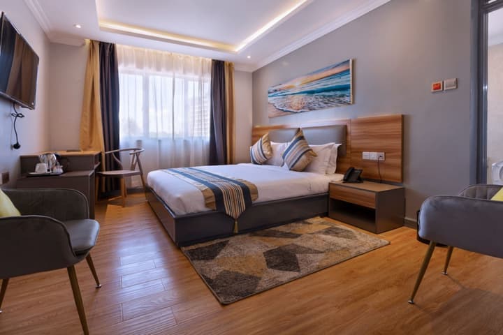 Raha Suites