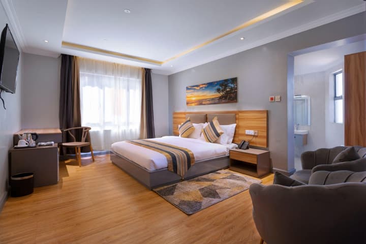 Raha Suites