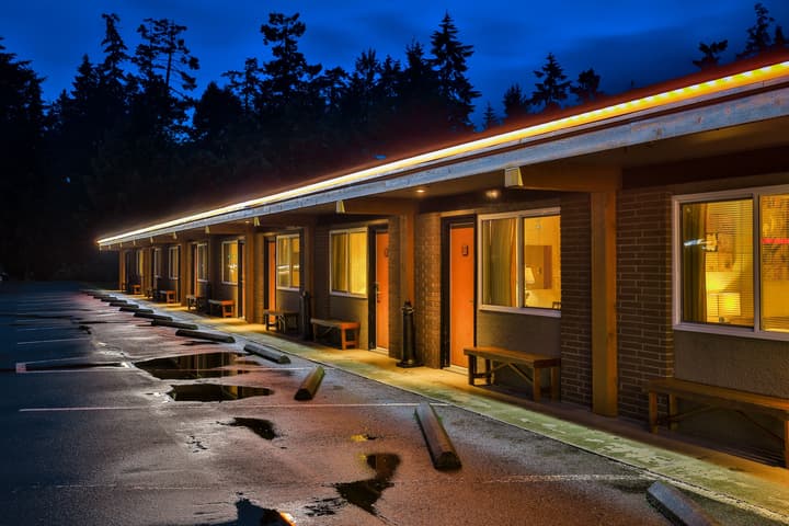 Arbutus Grove Motel