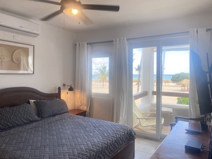 Stanza Mare Beach Front