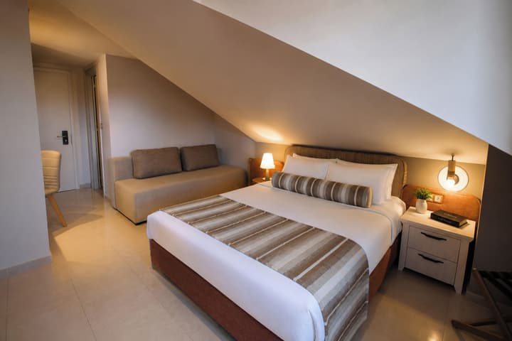 ELLE Rooms & Suites