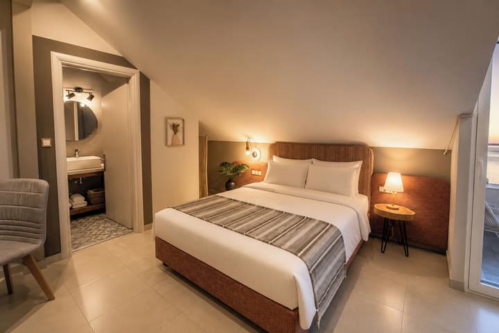 ELLE Rooms & Suites