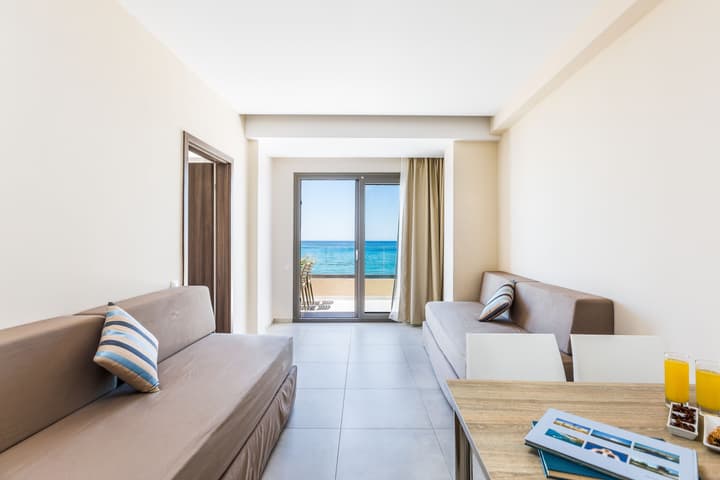 Theo Star Beach Hotel