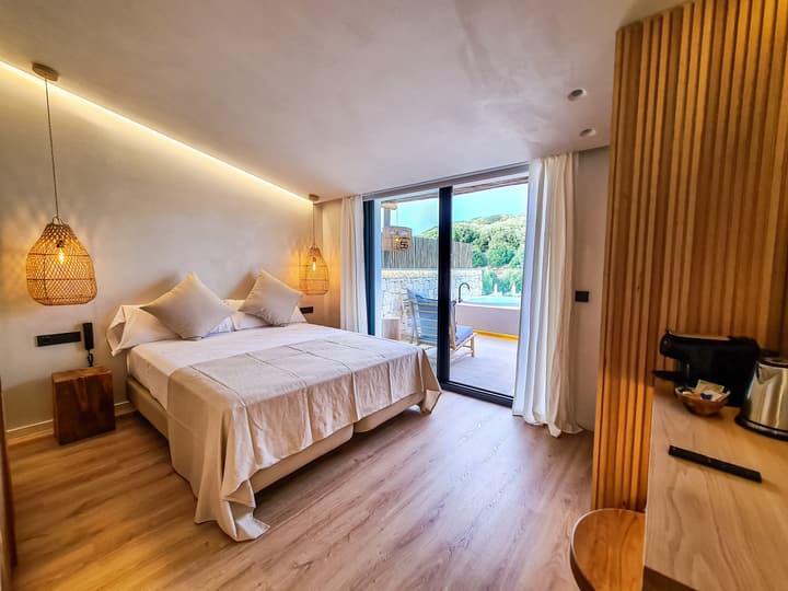 S Estancia Suites