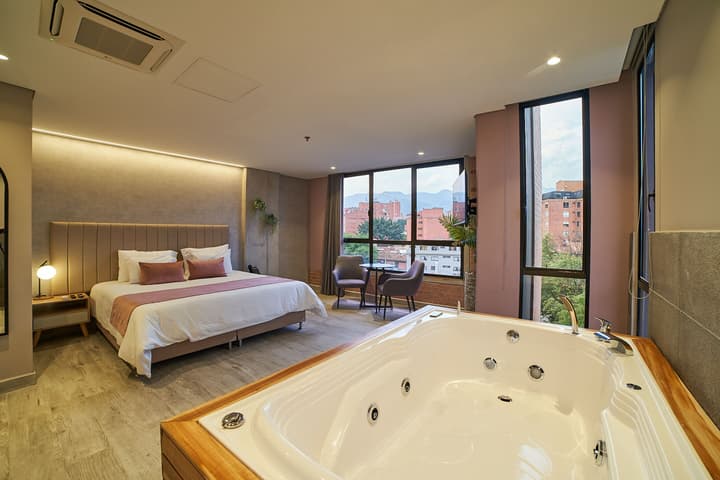 Eutopiq Hotel