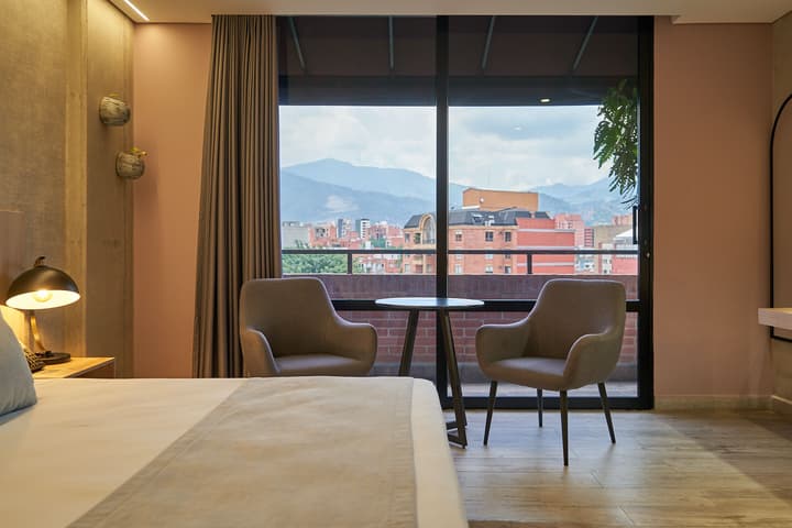 Eutopiq Hotel
