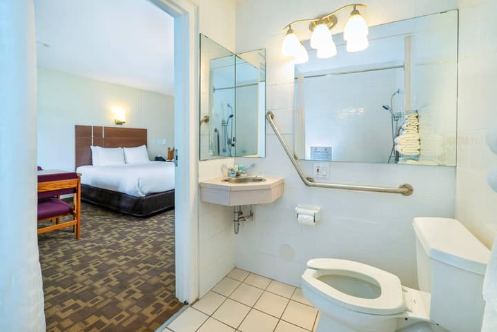 Quality Inn & Suites Clearwater