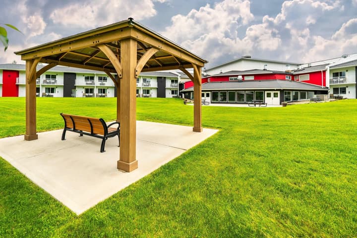 Quality Inn & Suites Clearwater