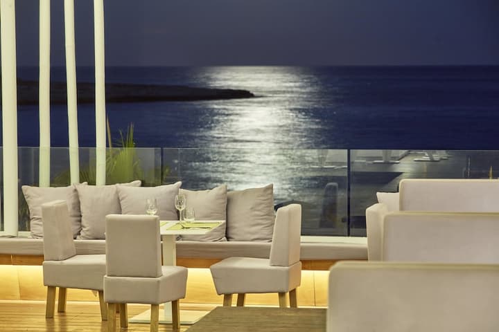 So White Club Resort