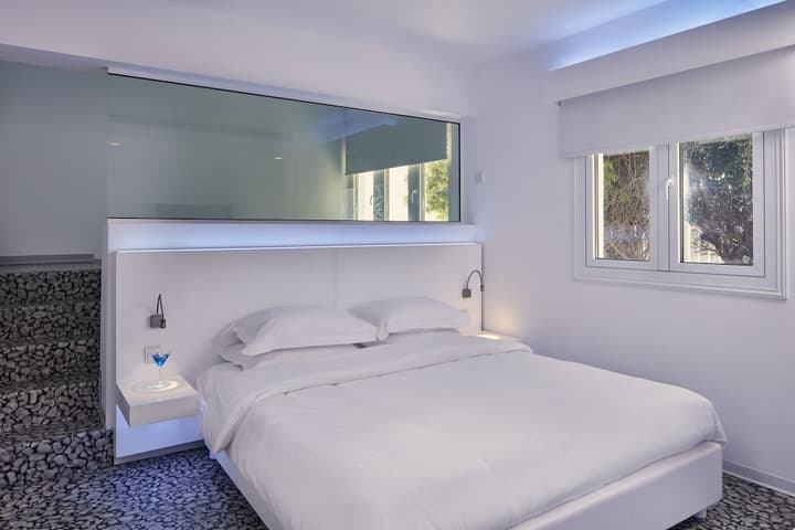 So White Club Resort