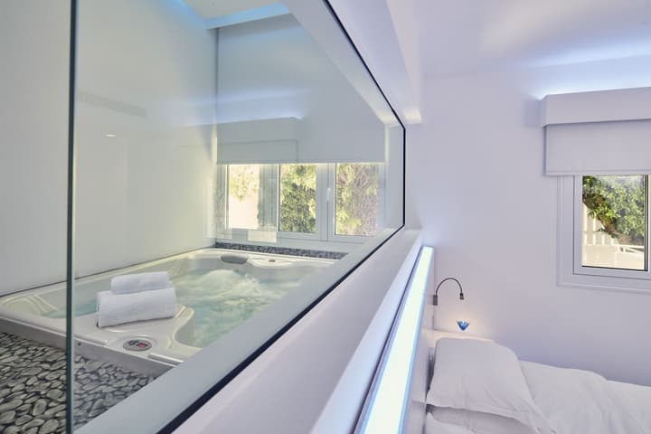 So White Club Resort
