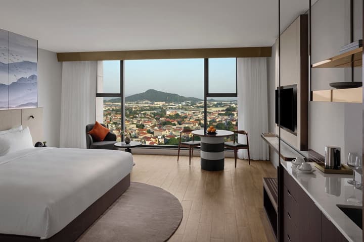 Crowne Plaza Vinh Yen City Centre by IHG