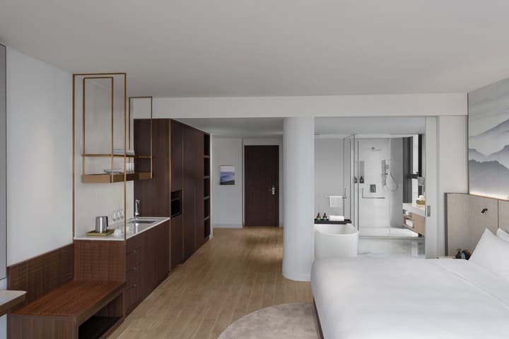 Crowne Plaza Vinh Yen City Centre by IHG
