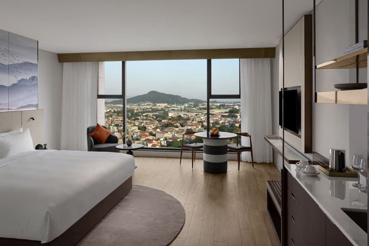 Crowne Plaza Vinh Yen City Centre by IHG