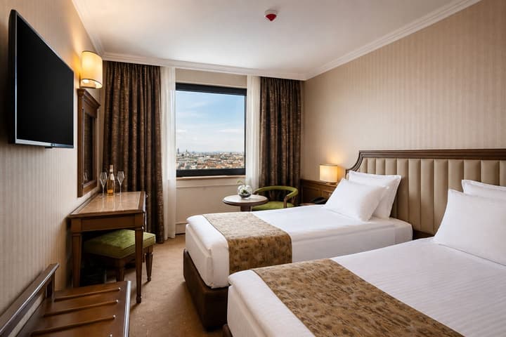 Astoria Grand Hotel
