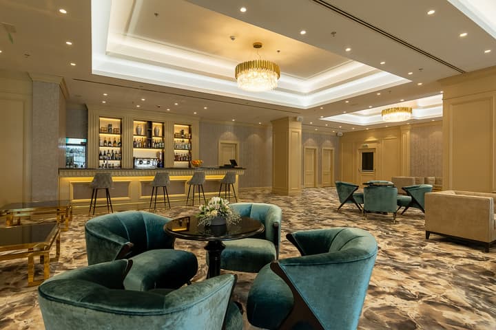 Astoria Grand Hotel